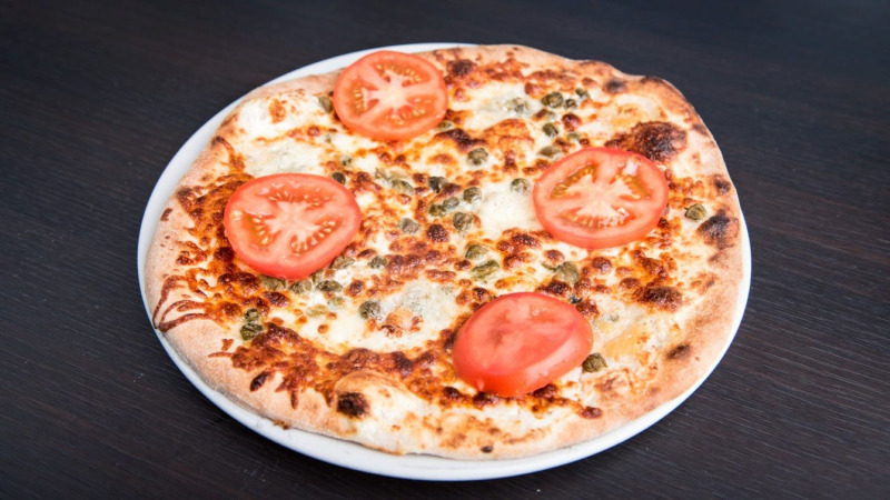 Capri Újpest - Caprese (45 cm)