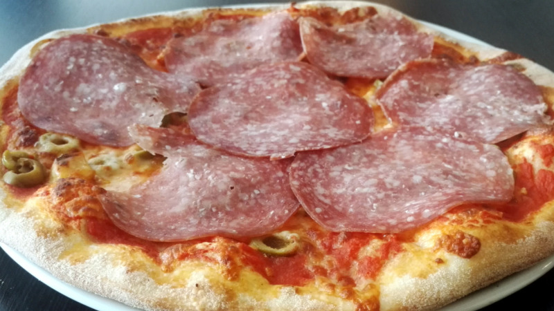 Capri Újpest - Salami MIlano (45 cm)