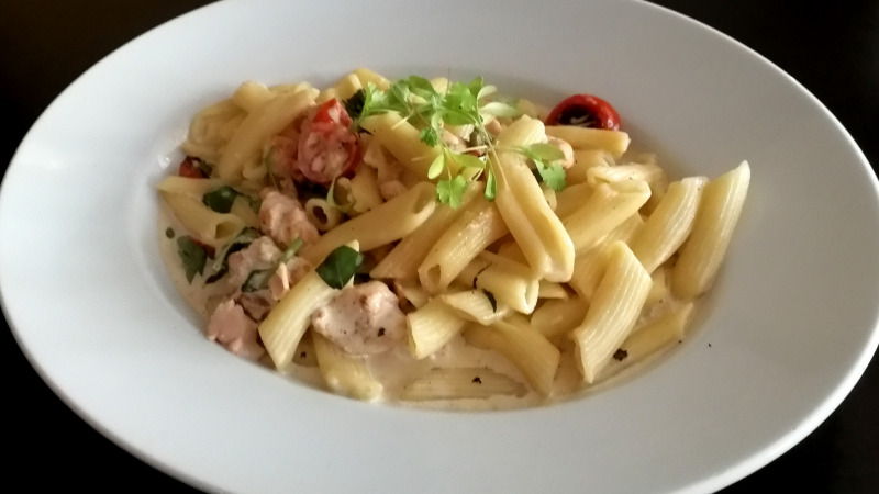 Capri Buda - Penne al Salmone