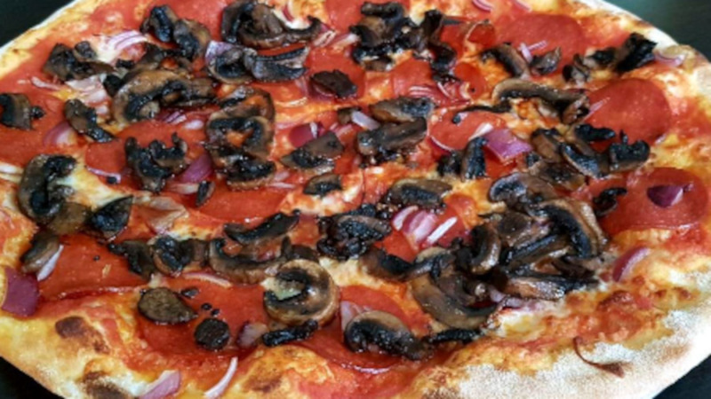 Capri Buda - Funghi e salami (32cm)